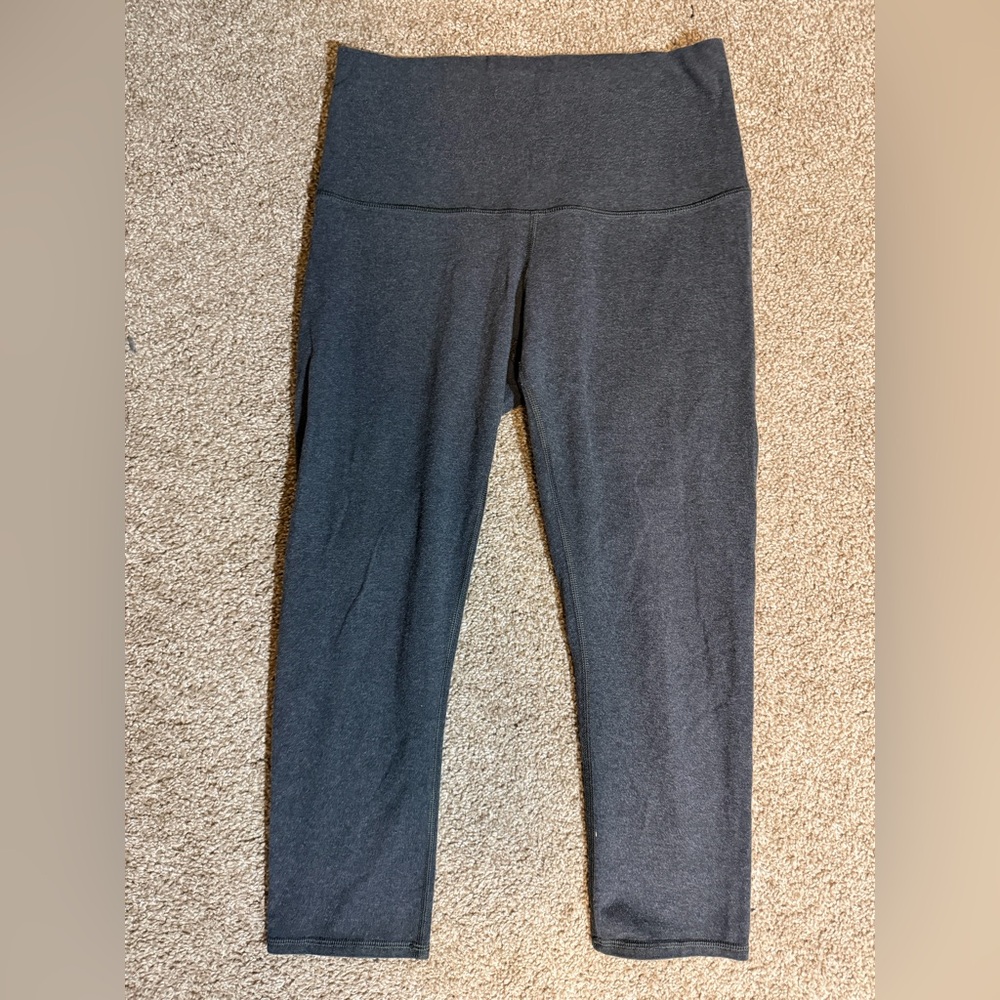 Lululemon size 6 Dark Gray crop Leggings